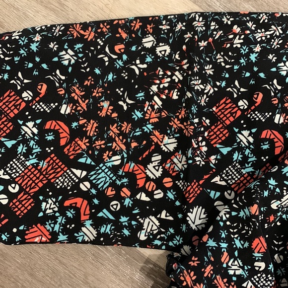 Lularoe Bianka Kimono Size 3 Kids 10-12 or Adults XS - Picture 5 of 5